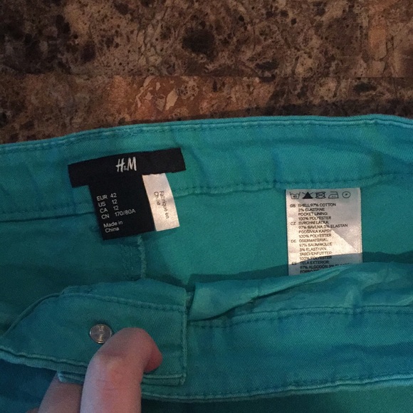 Turquoise H&M Shorts - Picture 3 of 3